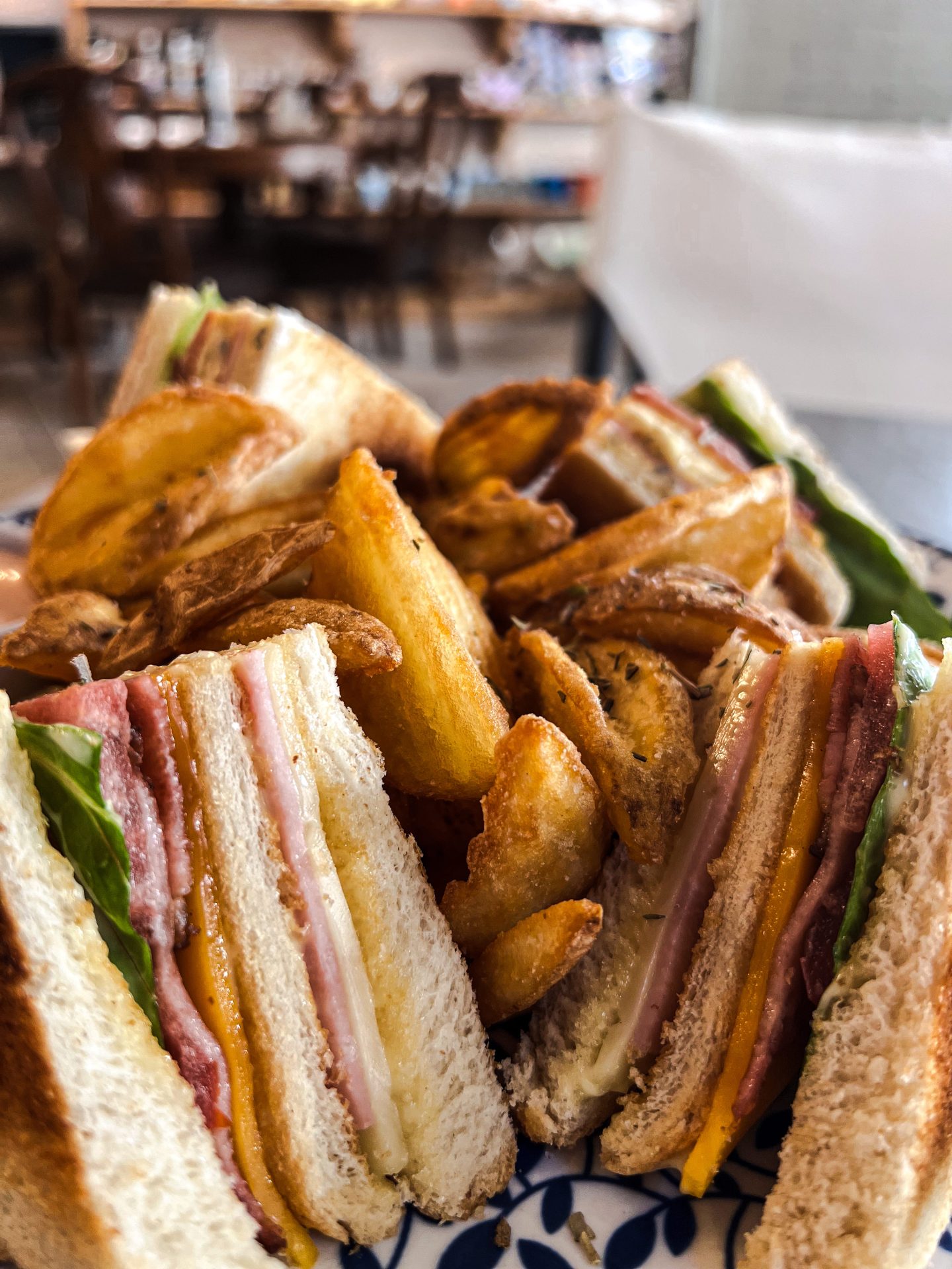 Club sandwich Café, Spili